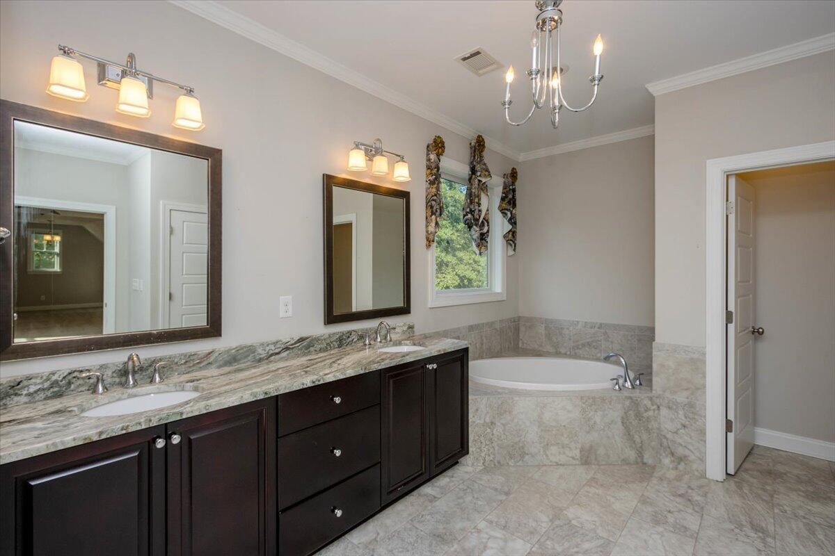 206 Dixon Court
