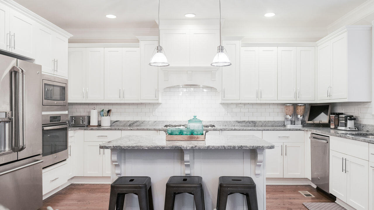206 Dixon Court