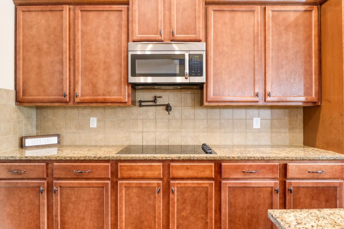 5619 Sunbury Loop