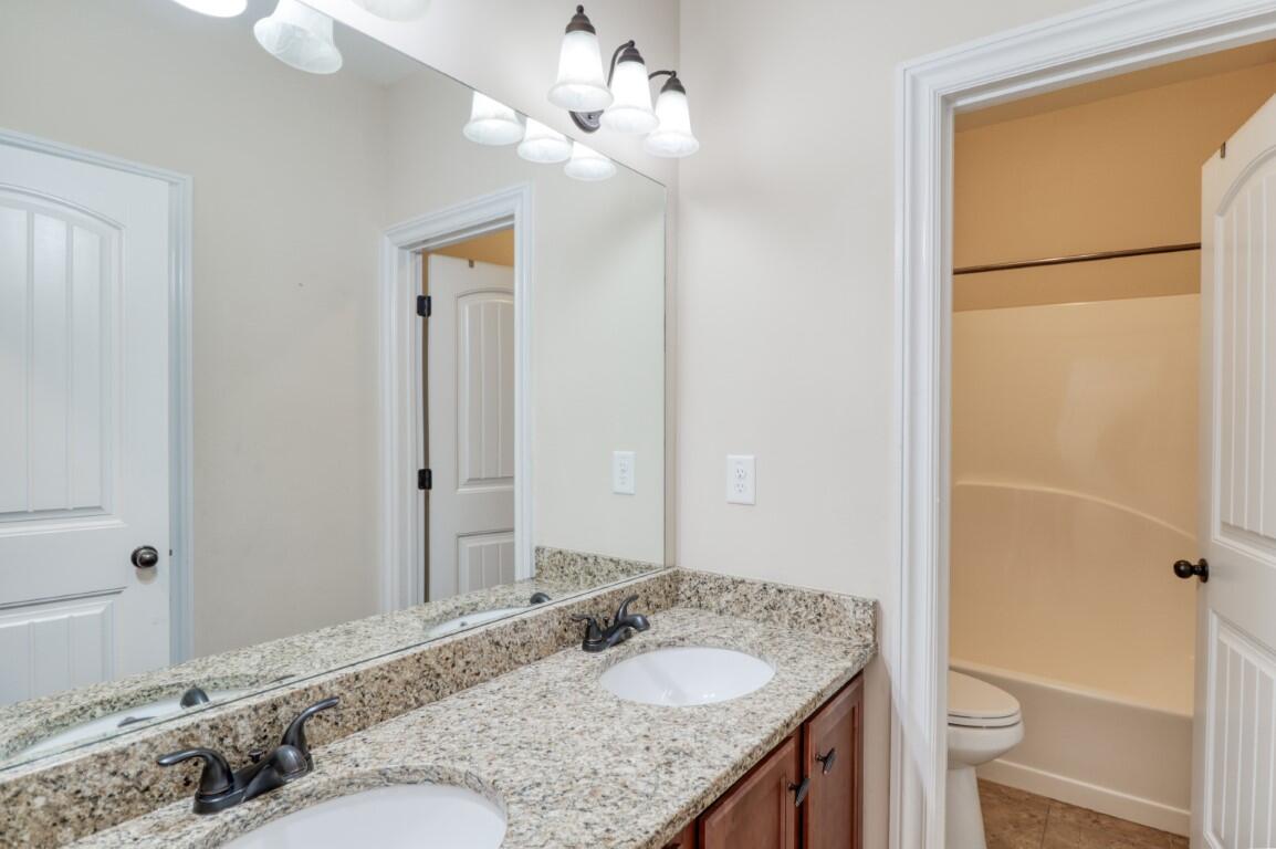 5619 Sunbury Loop