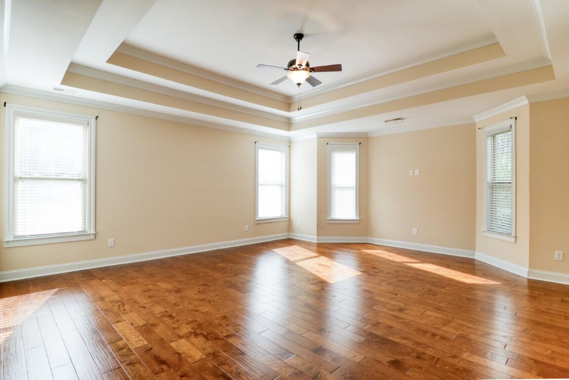 5619 Sunbury Loop