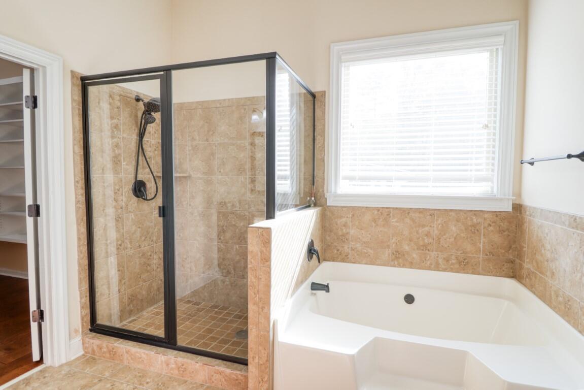 5619 Sunbury Loop