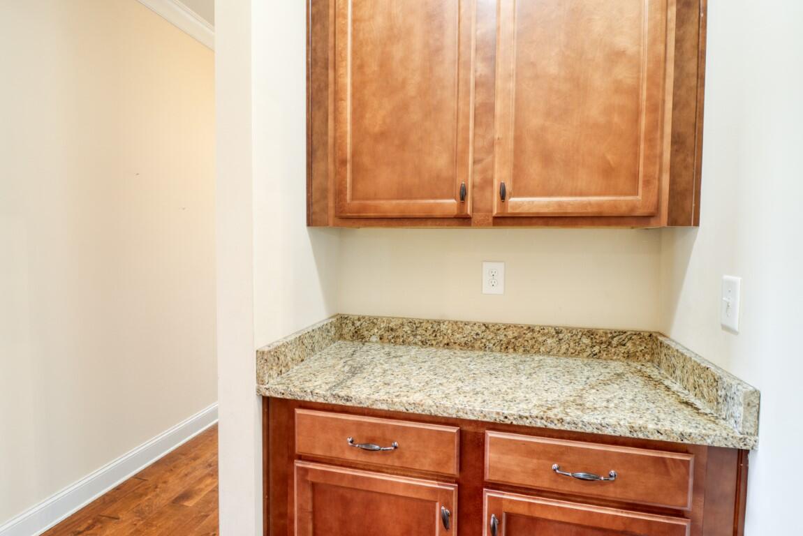 5619 Sunbury Loop