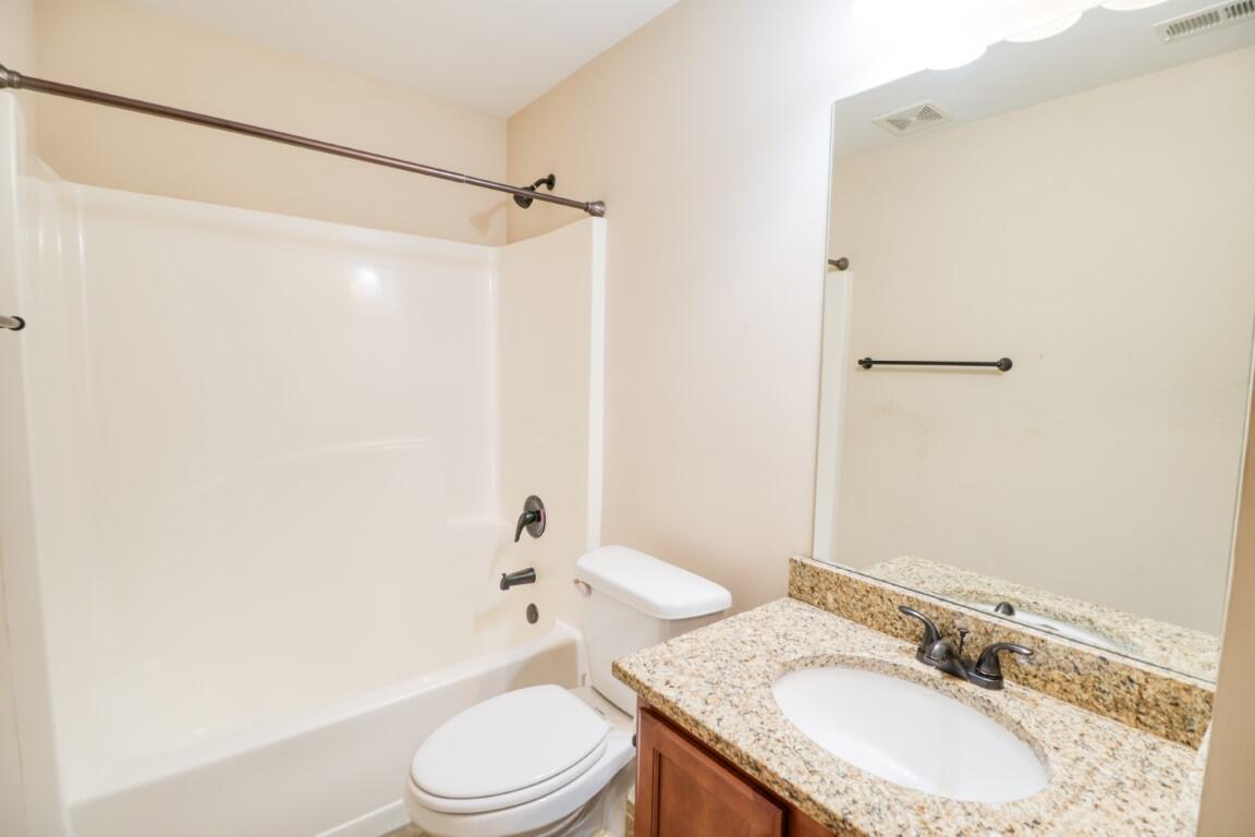 5619 Sunbury Loop