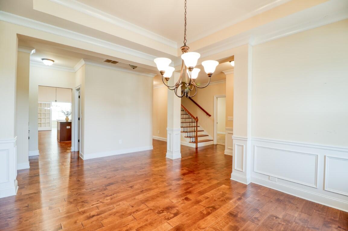 5619 Sunbury Loop