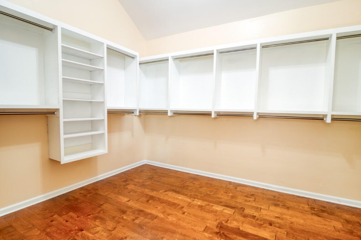 5619 Sunbury Loop