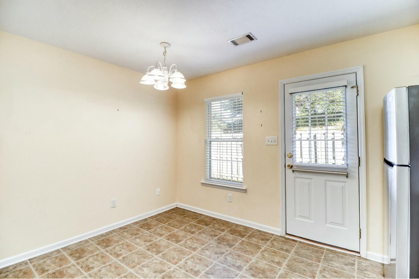 102 Ginkgo Lane