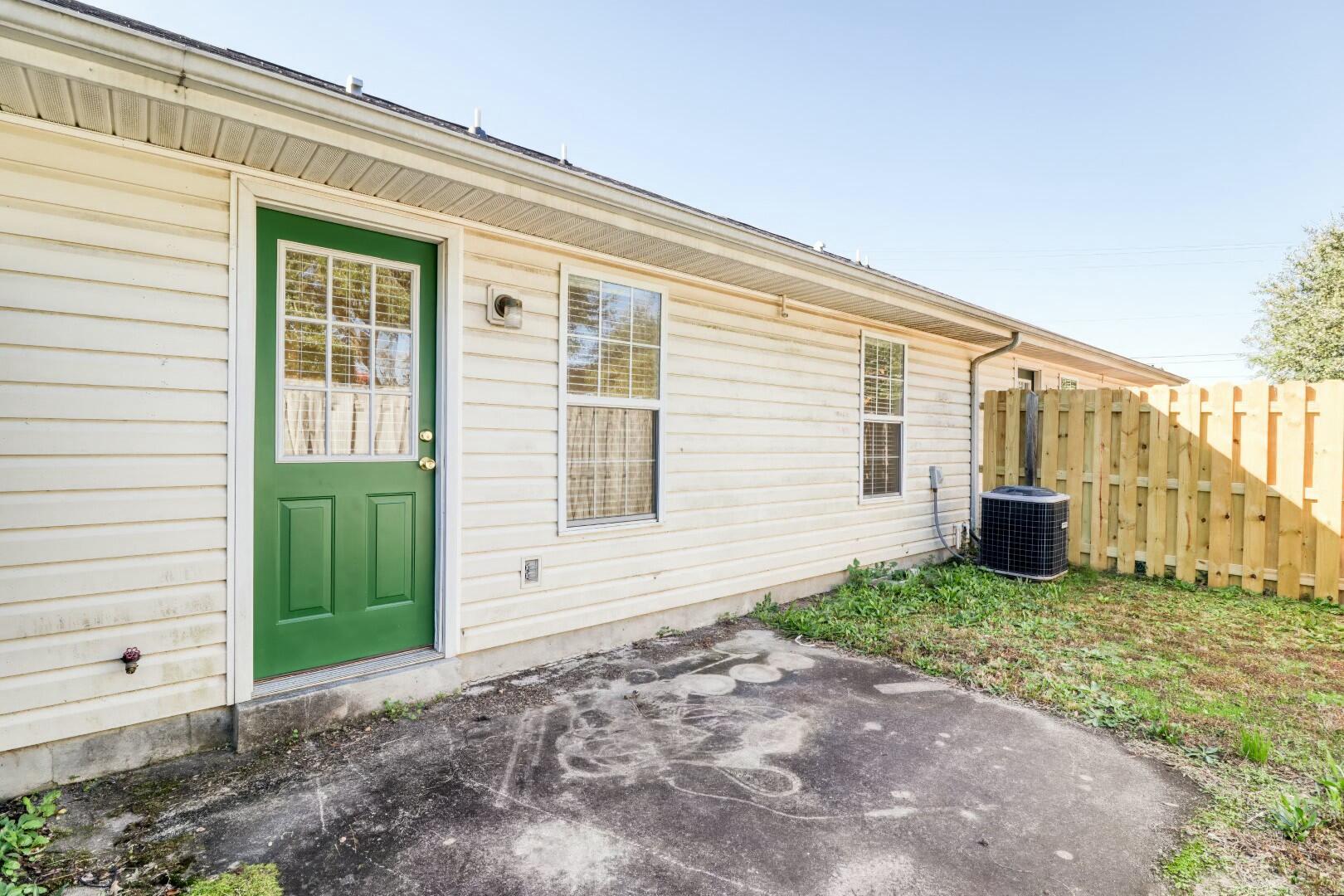 102 Ginkgo Lane