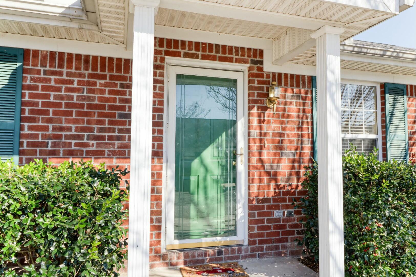 102 Ginkgo Lane