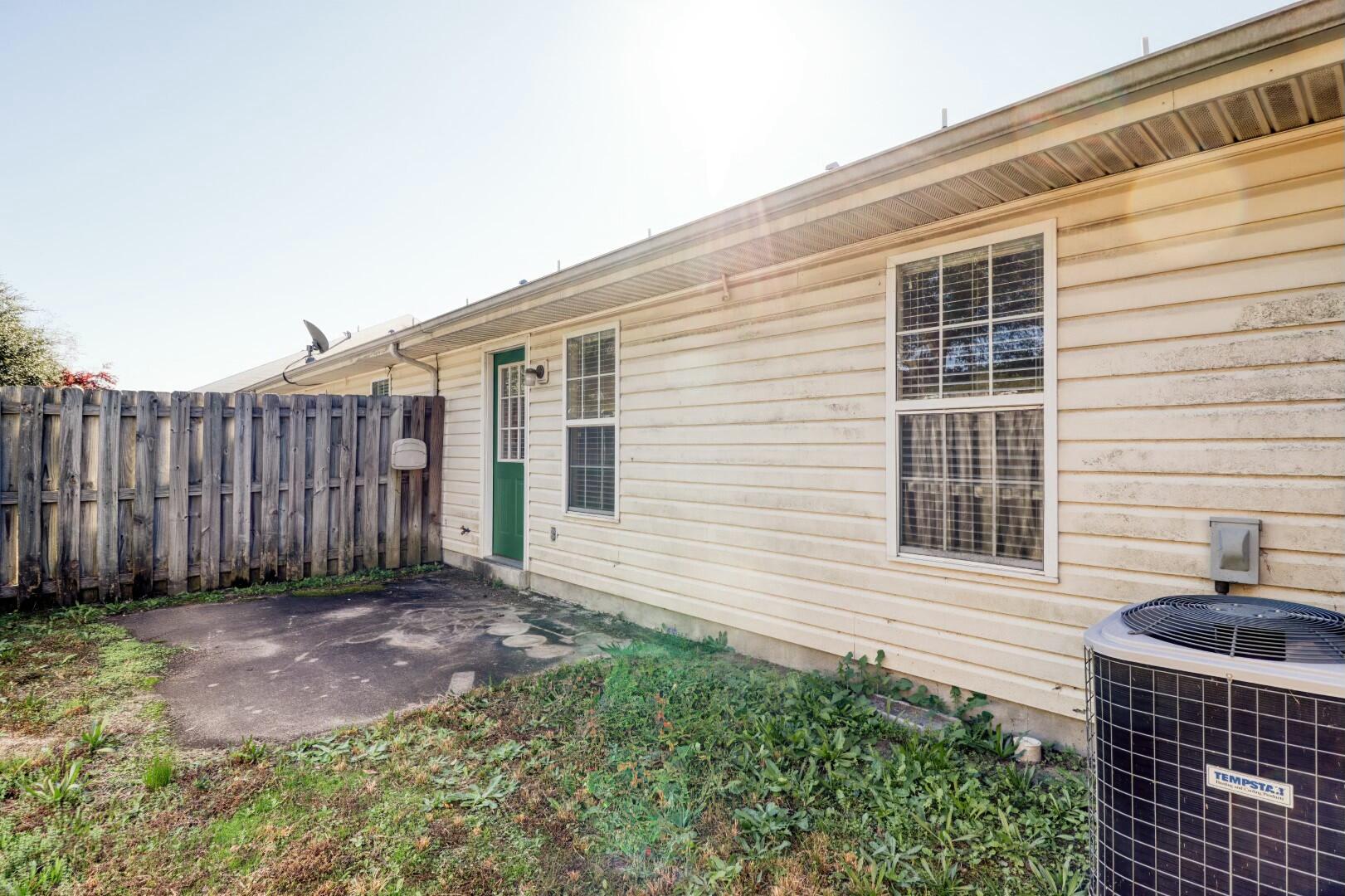 102 Ginkgo Lane