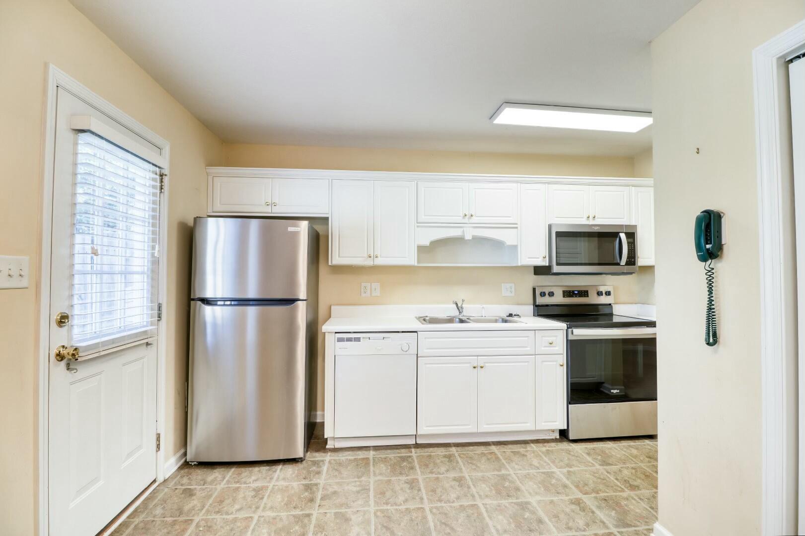 102 Ginkgo Lane