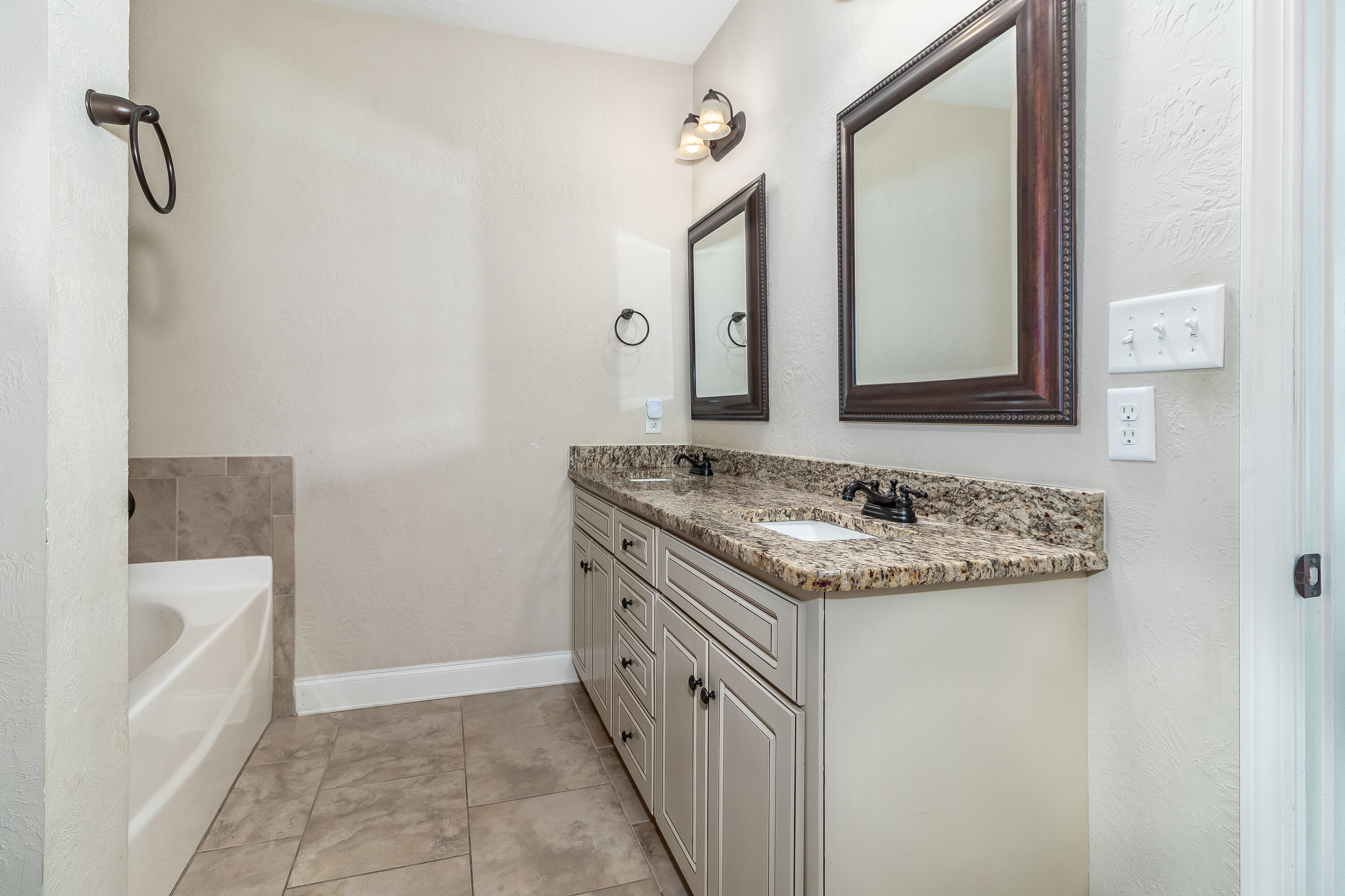 1226 Cypress Trail