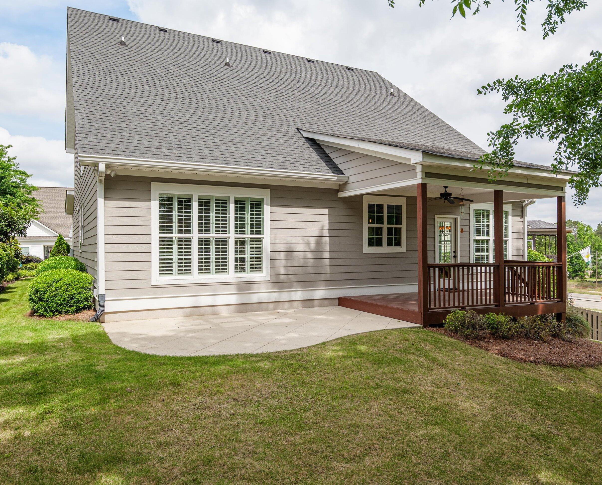 884 Willow Lake