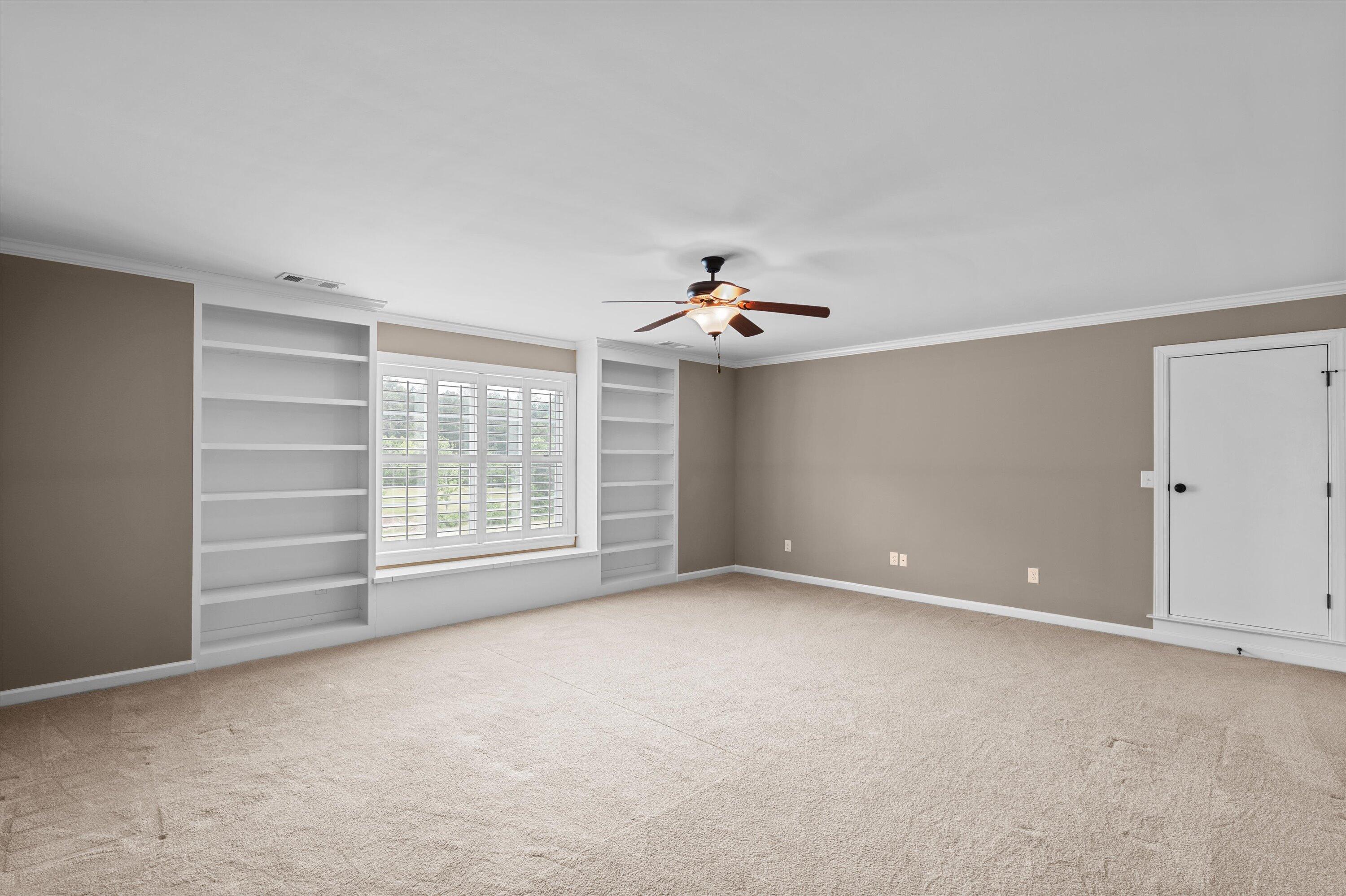884 Willow Lake