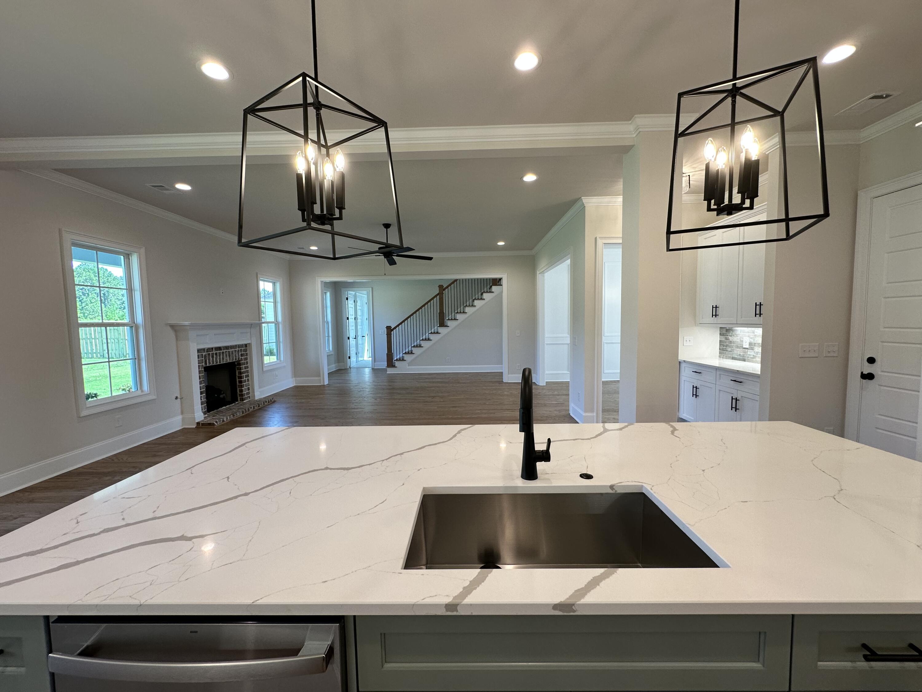 1225 Honey Lane