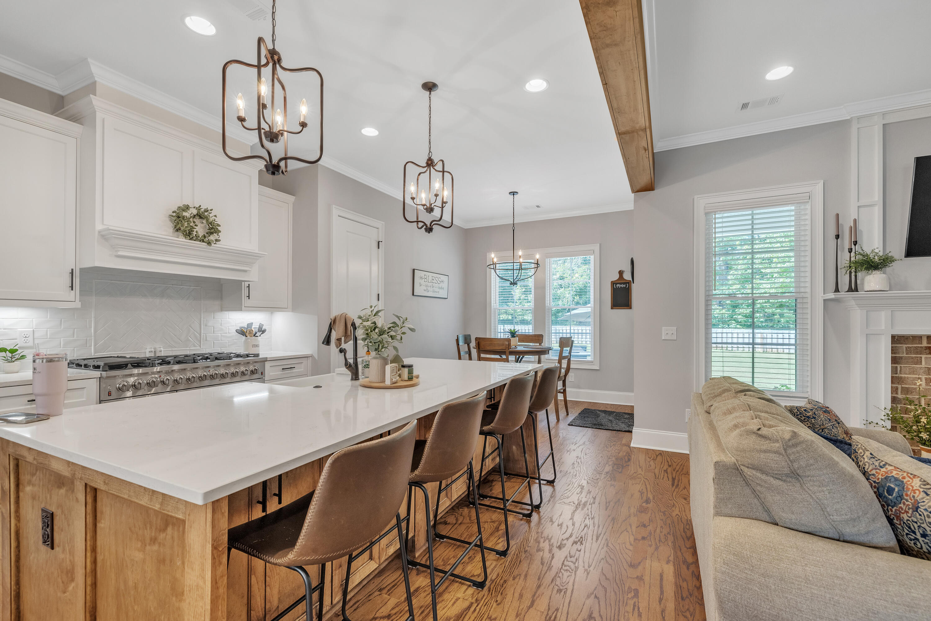 561 River Oaks Lane