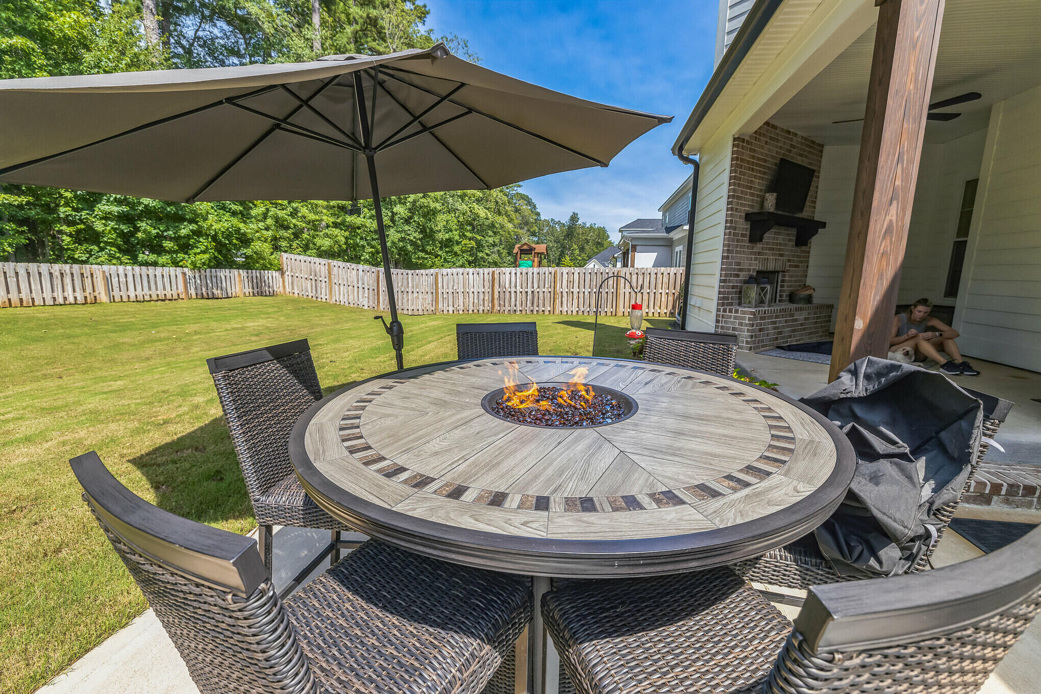 561 River Oaks Lane