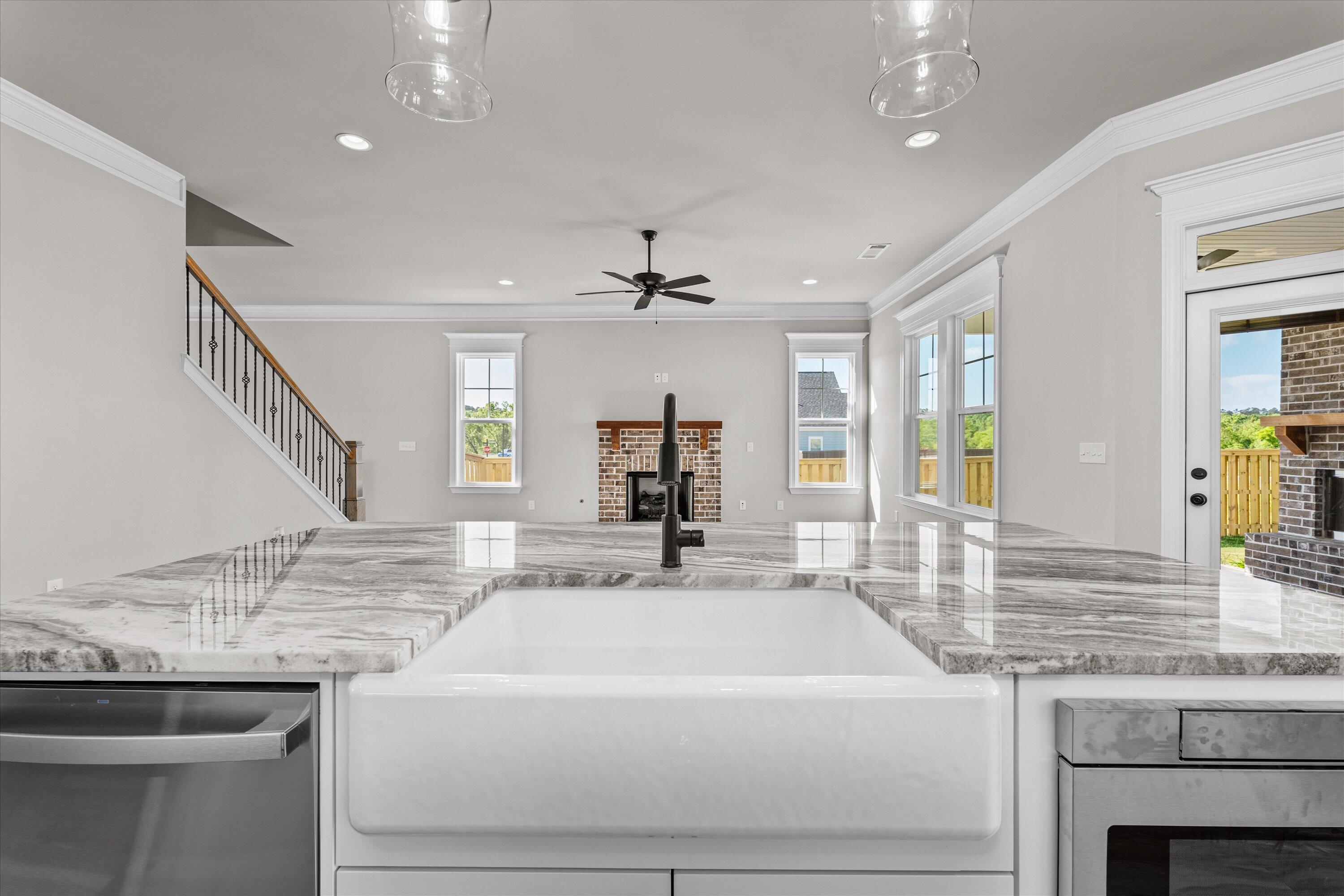 2976 Rosewood Drive Drive