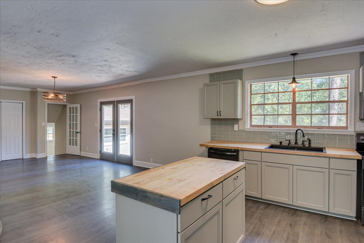 1065 Nathan Jones Road