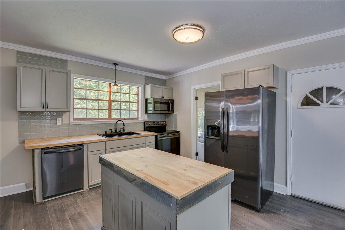 1065 Nathan Jones Road