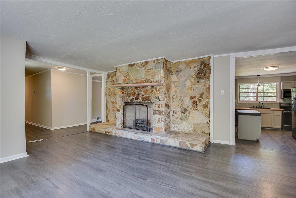 1065 Nathan Jones Road