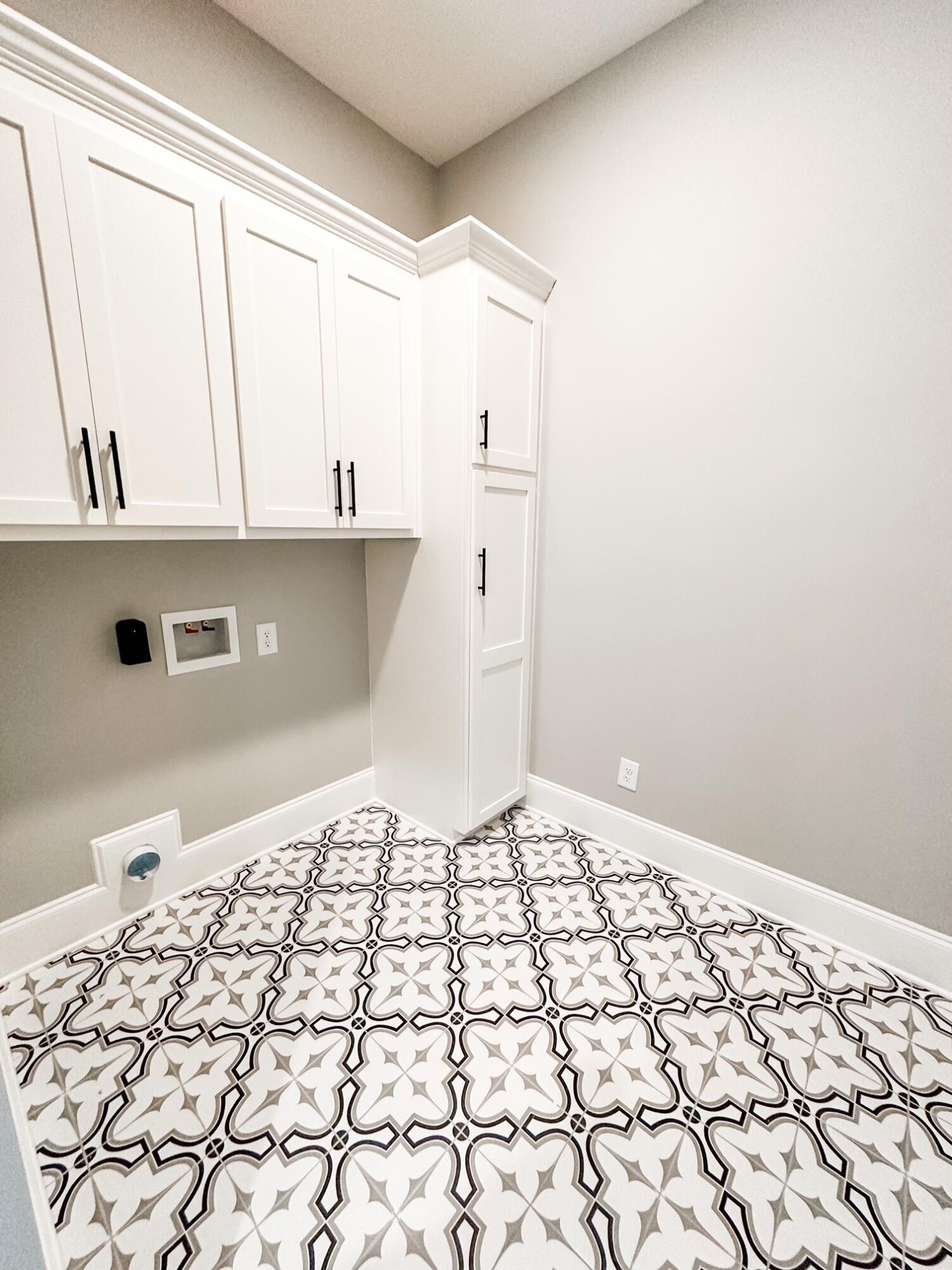 2106 Egret Circle