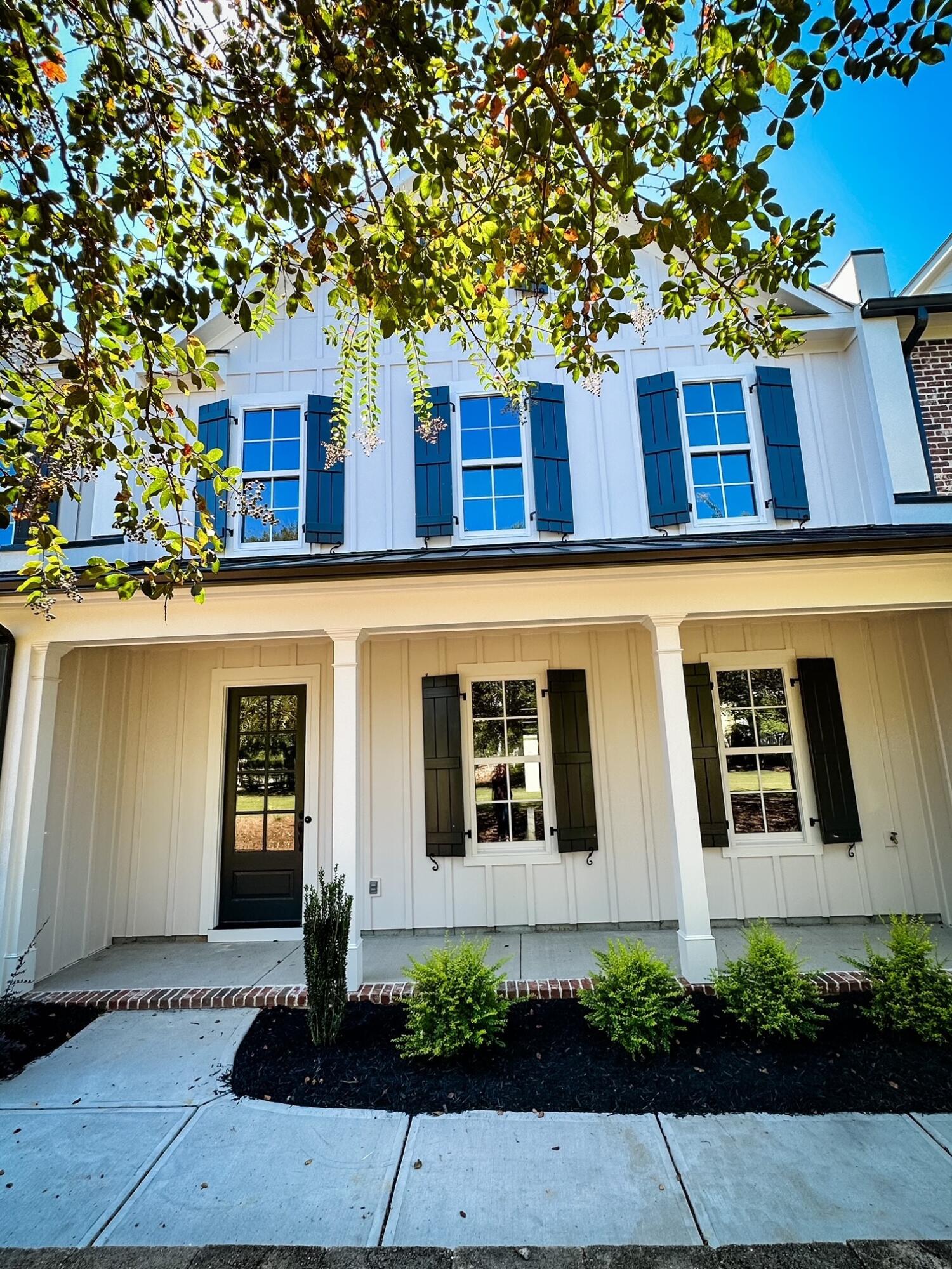 2106 Egret Circle