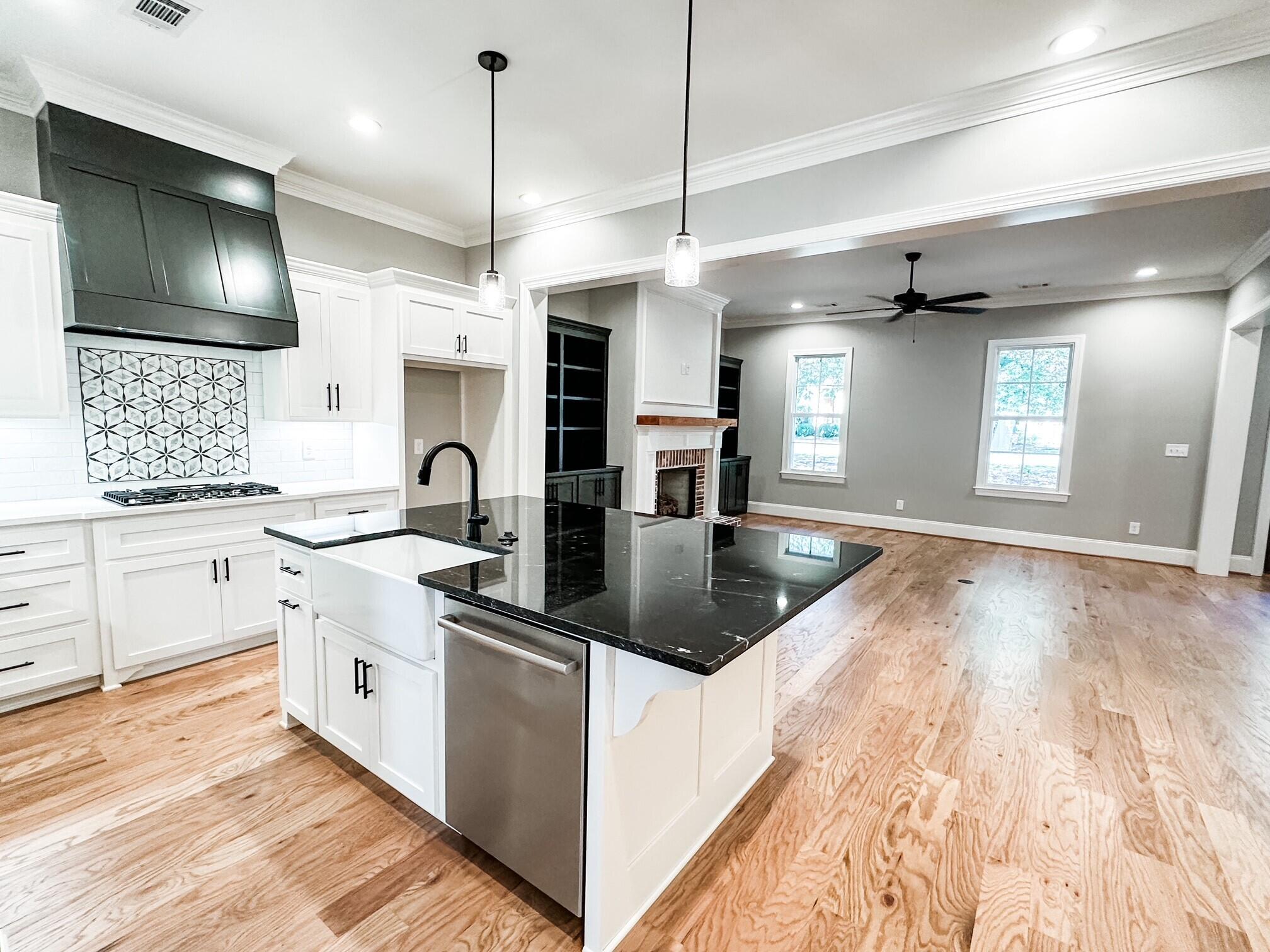 2106 Egret Circle
