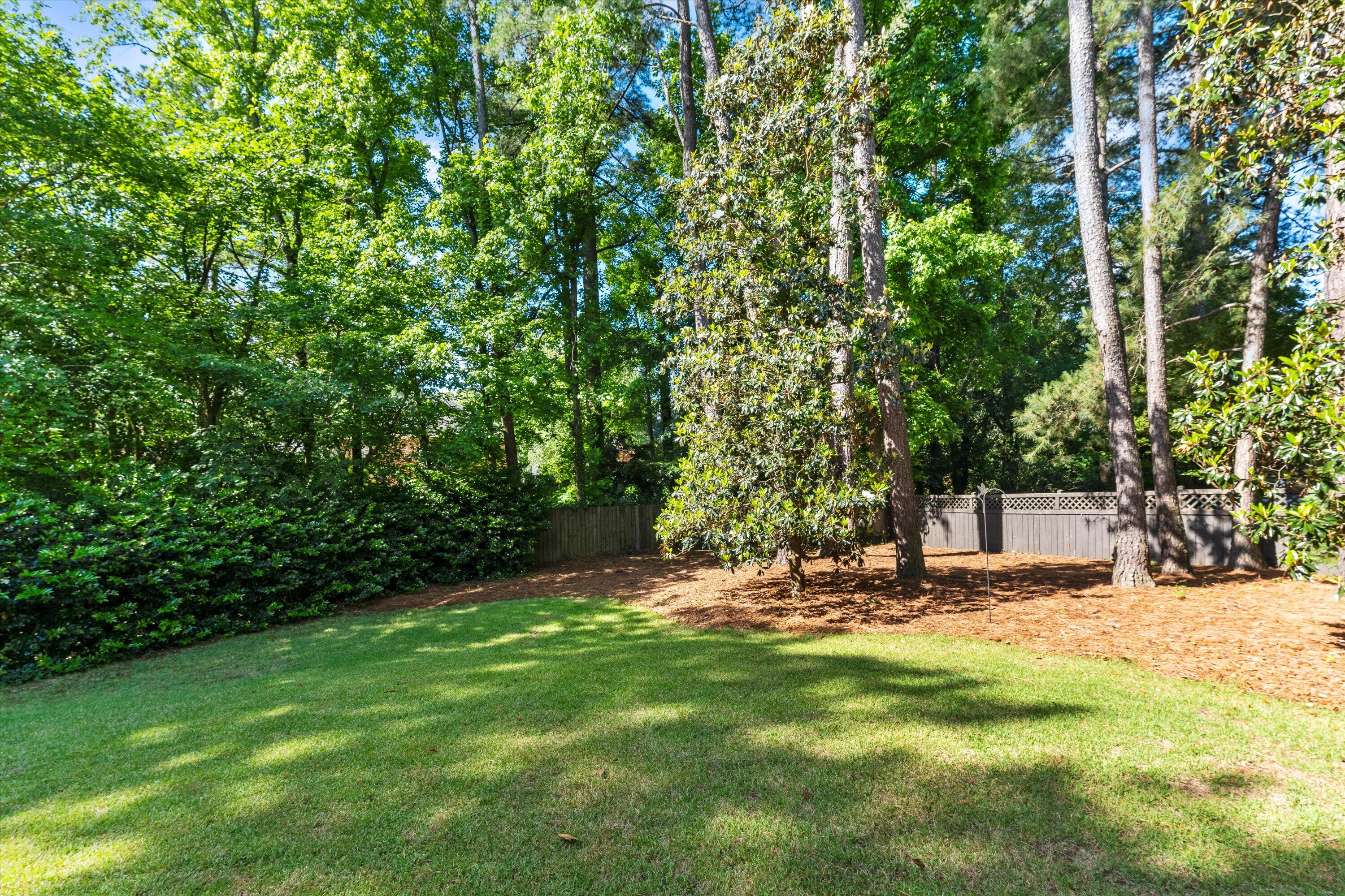 606 W Lake Circle