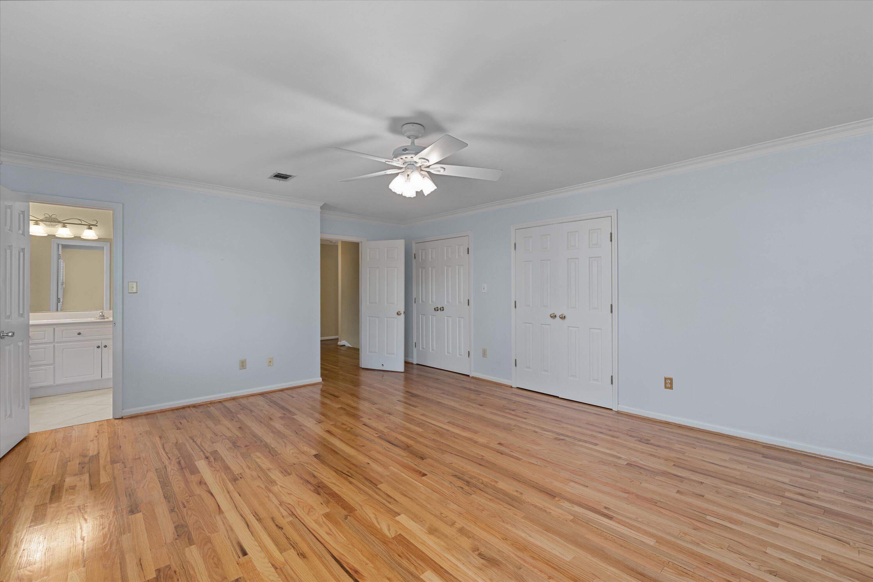 606 W Lake Circle