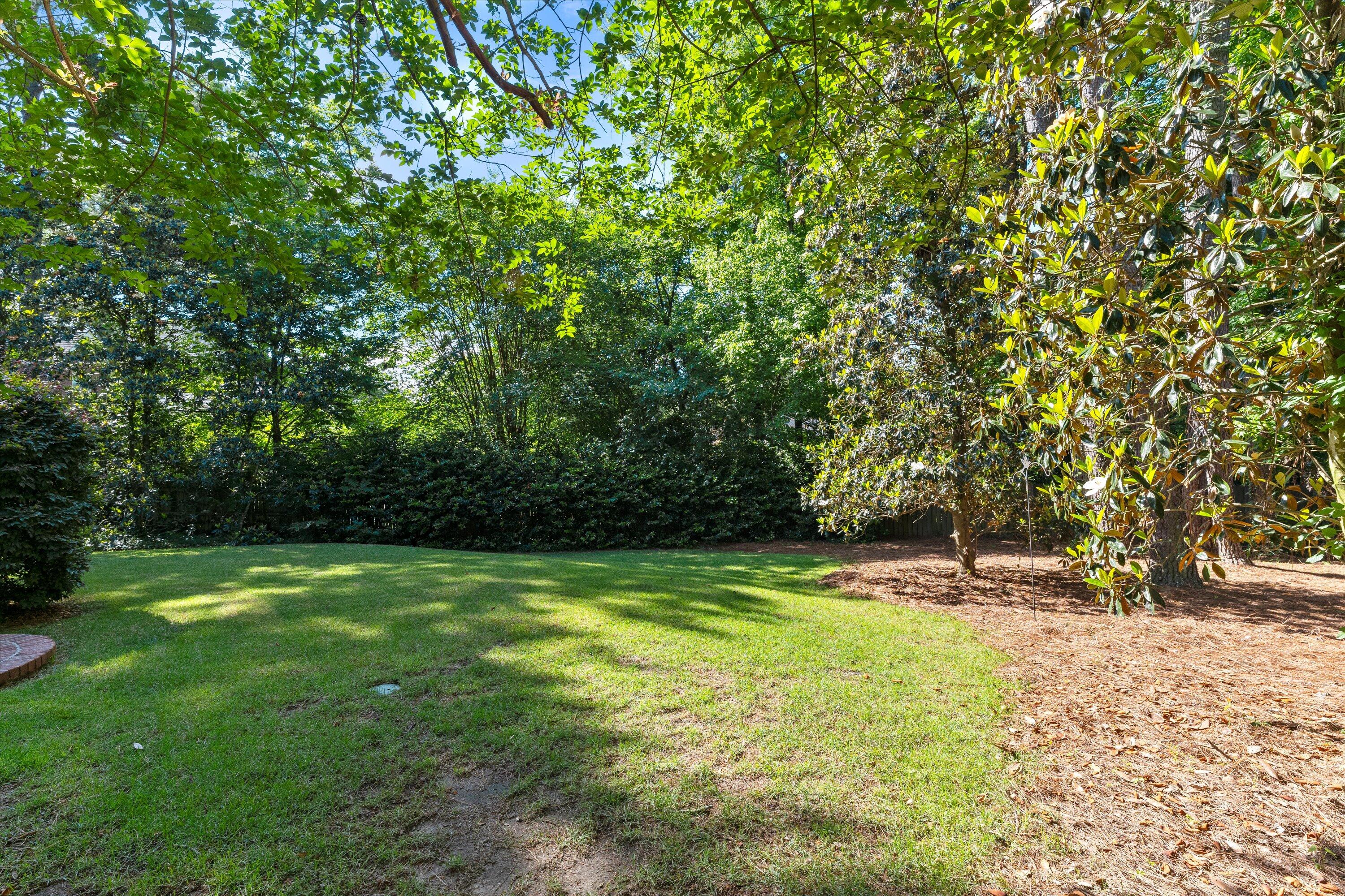 606 W Lake Circle
