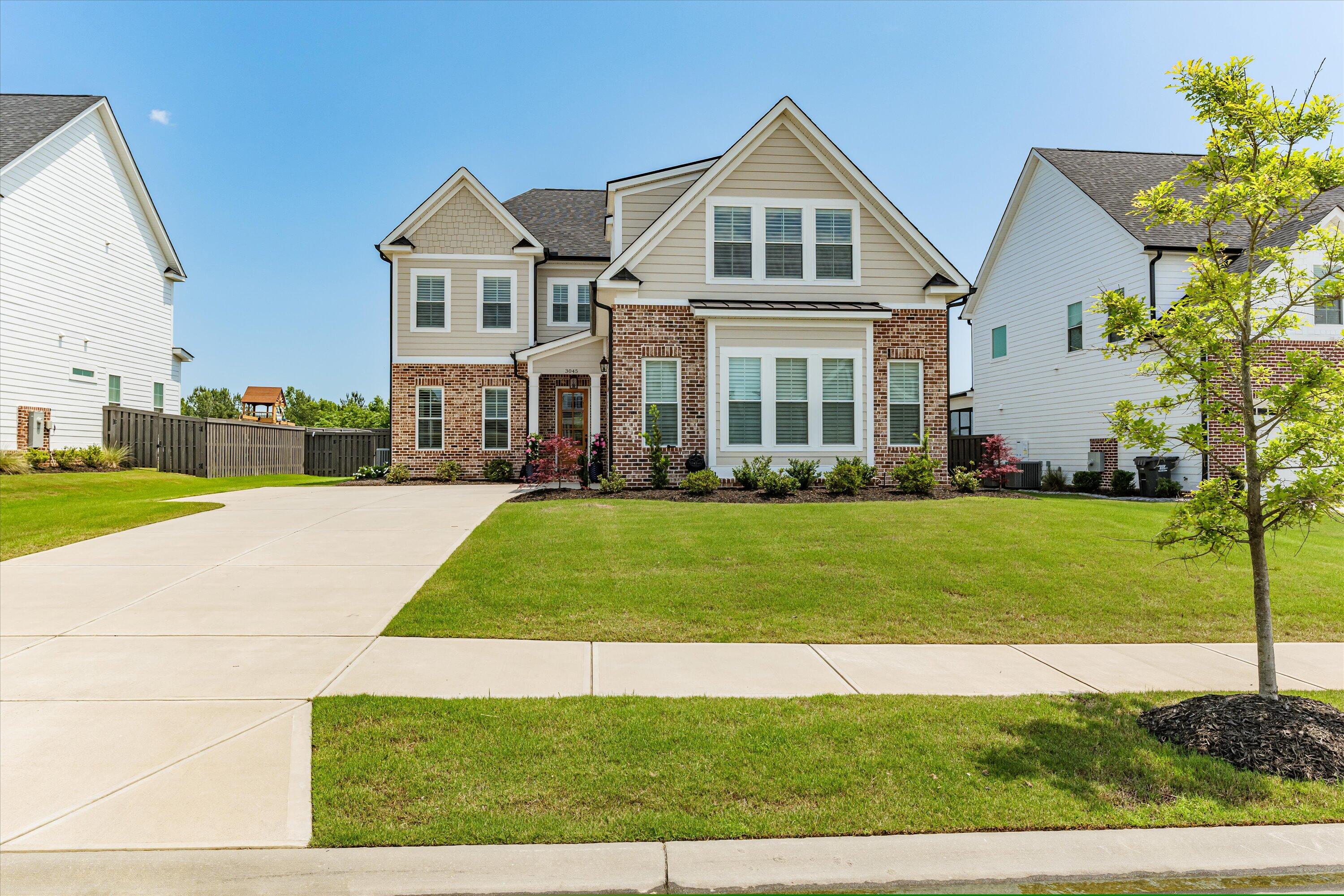 3045 Rosewood Drive