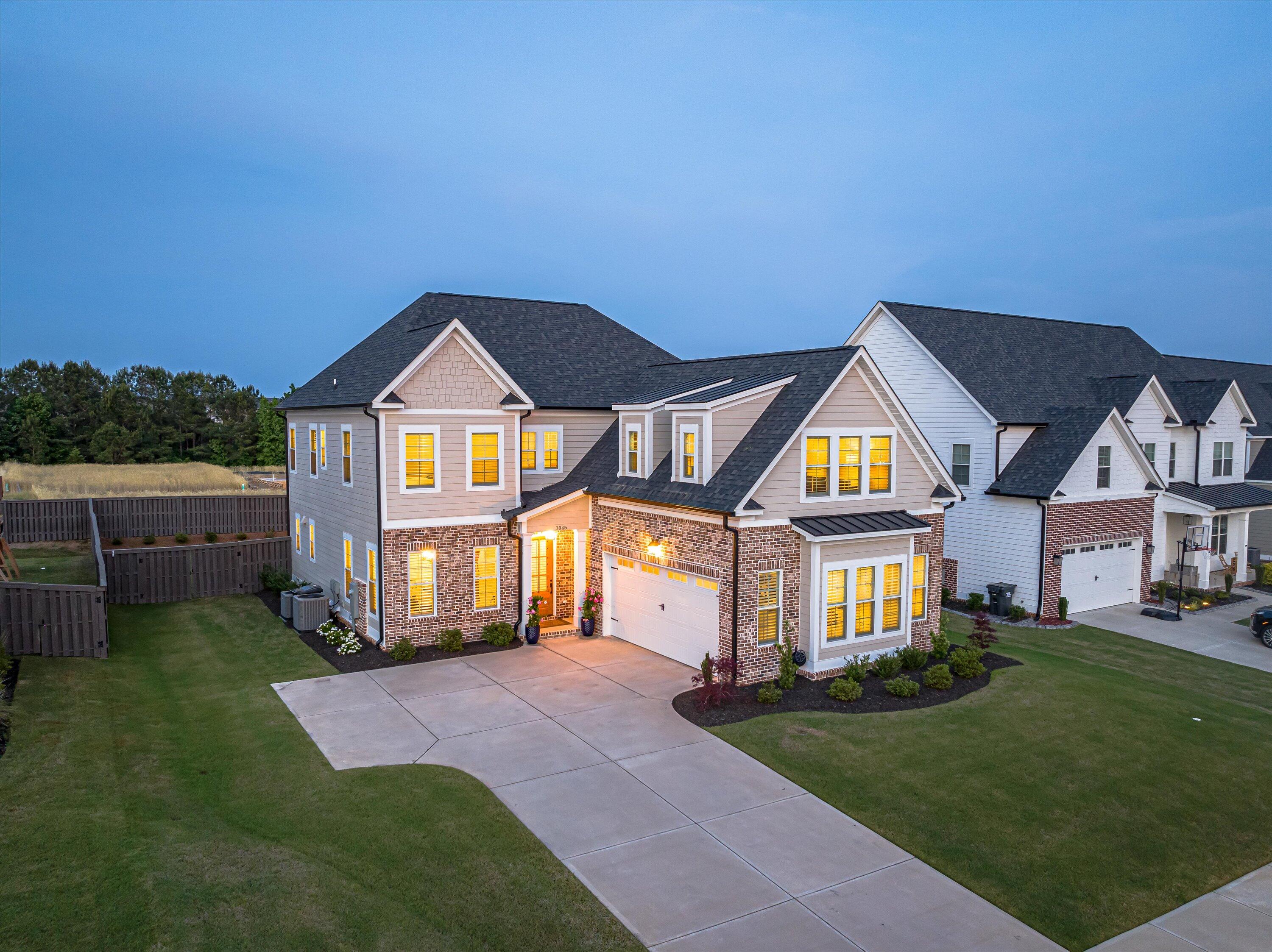 3045 Rosewood Drive