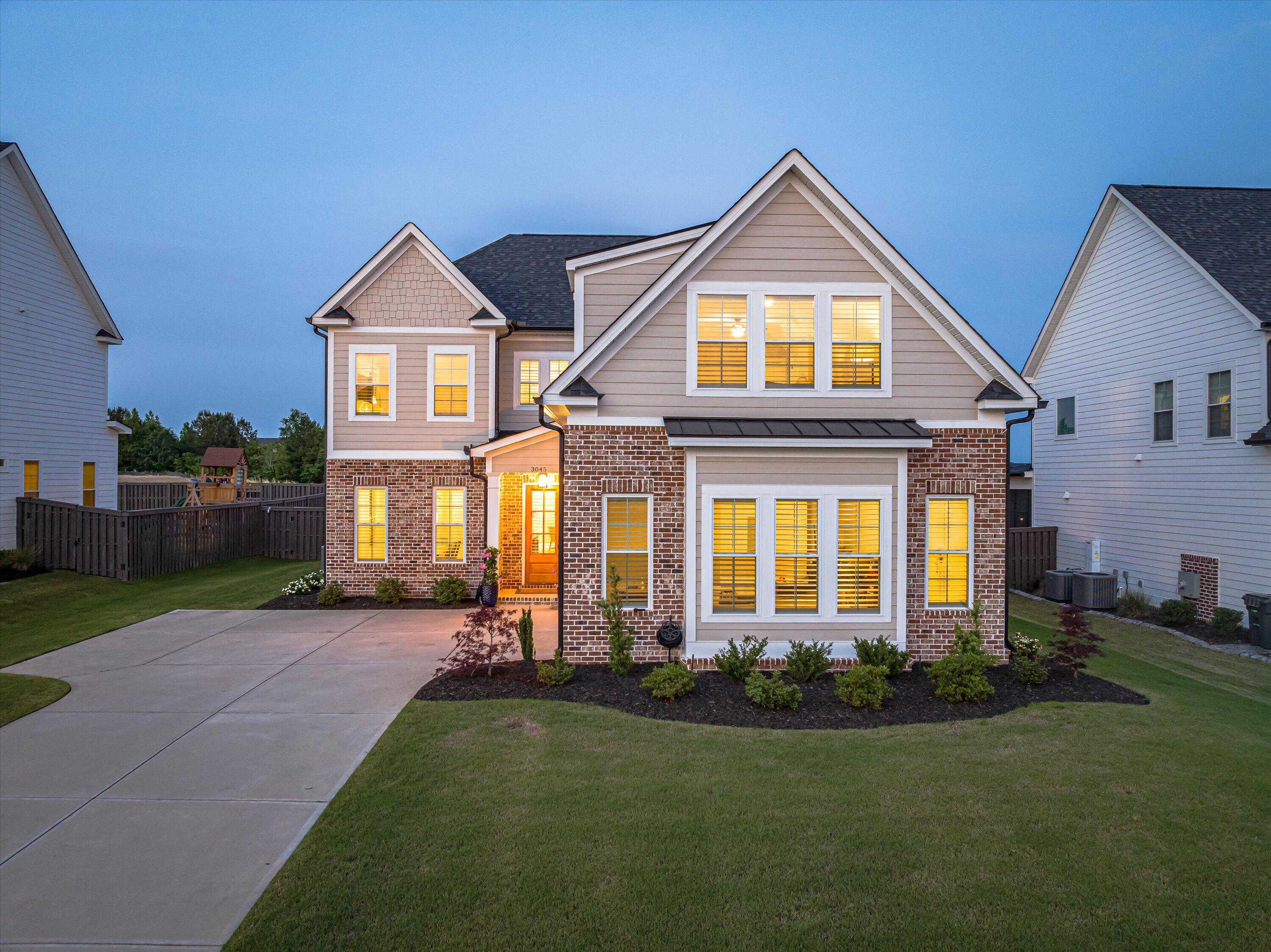 3045 Rosewood Drive