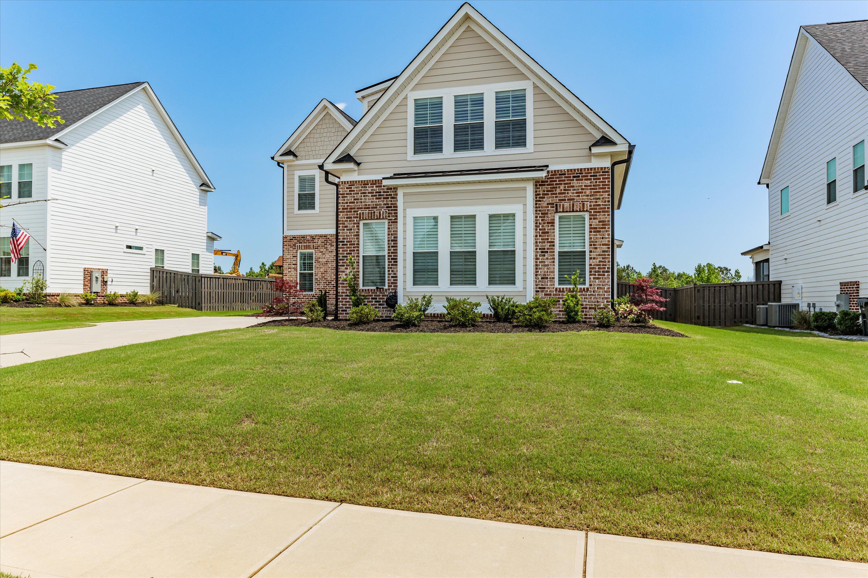 3045 Rosewood Drive