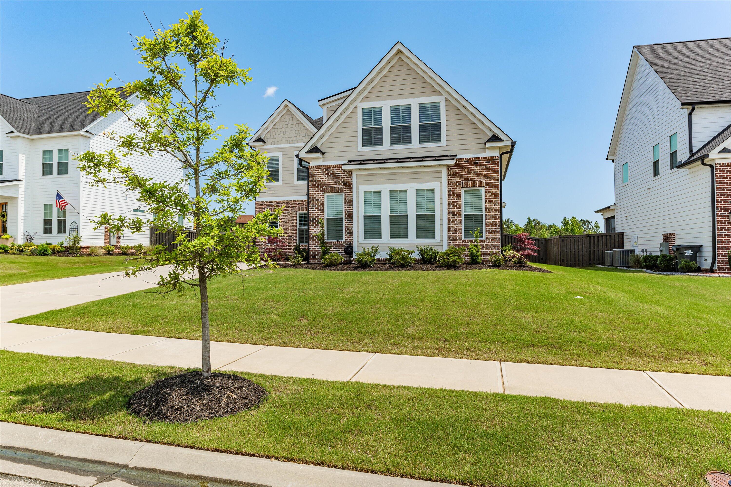 3045 Rosewood Drive