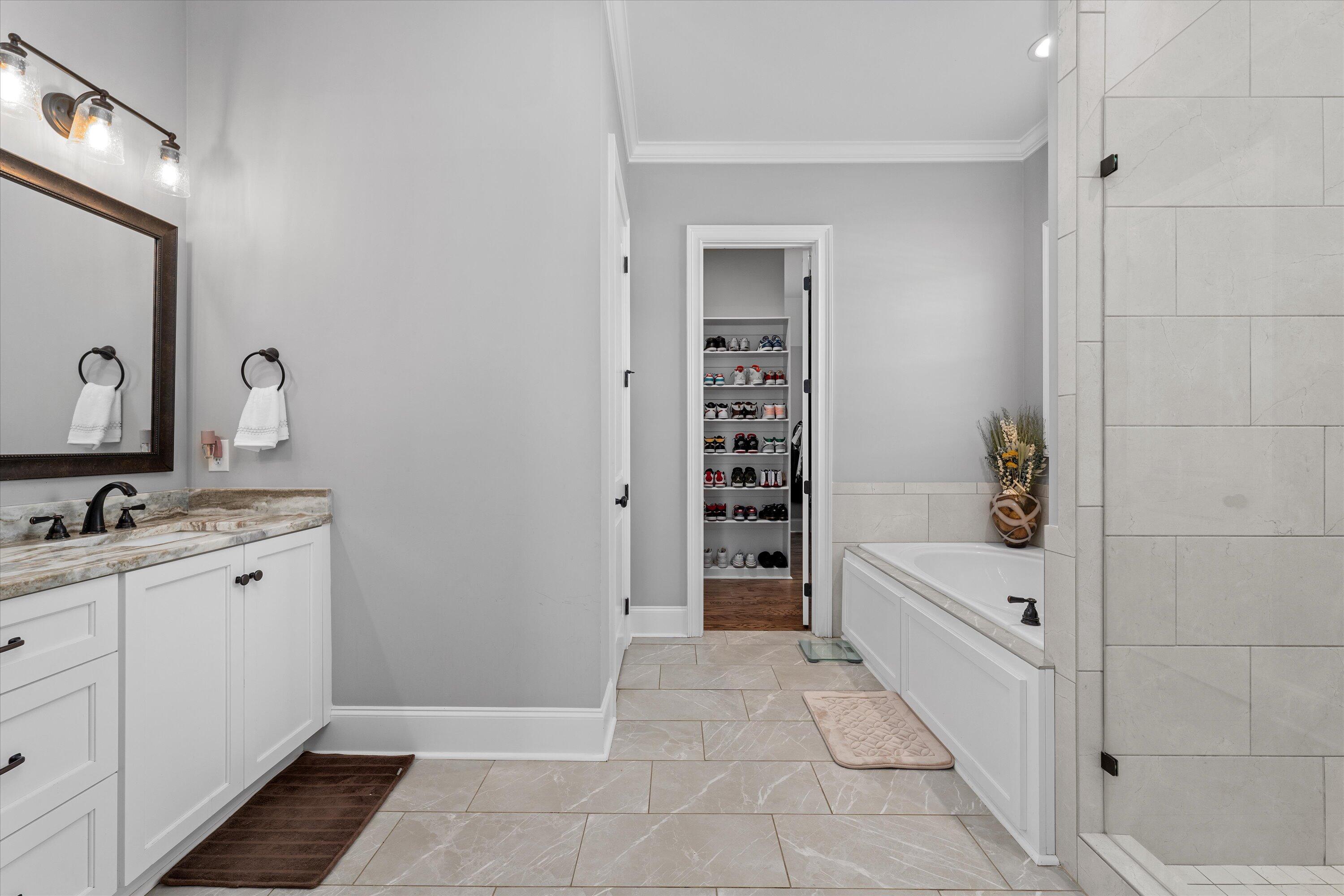 1240 Honey Lane