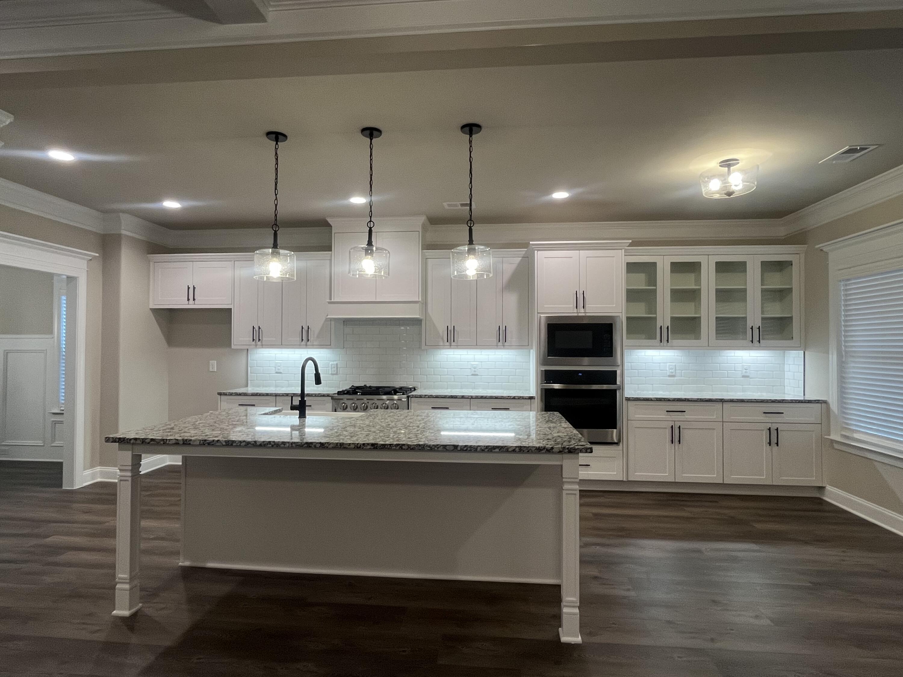 1220 Honey Lane