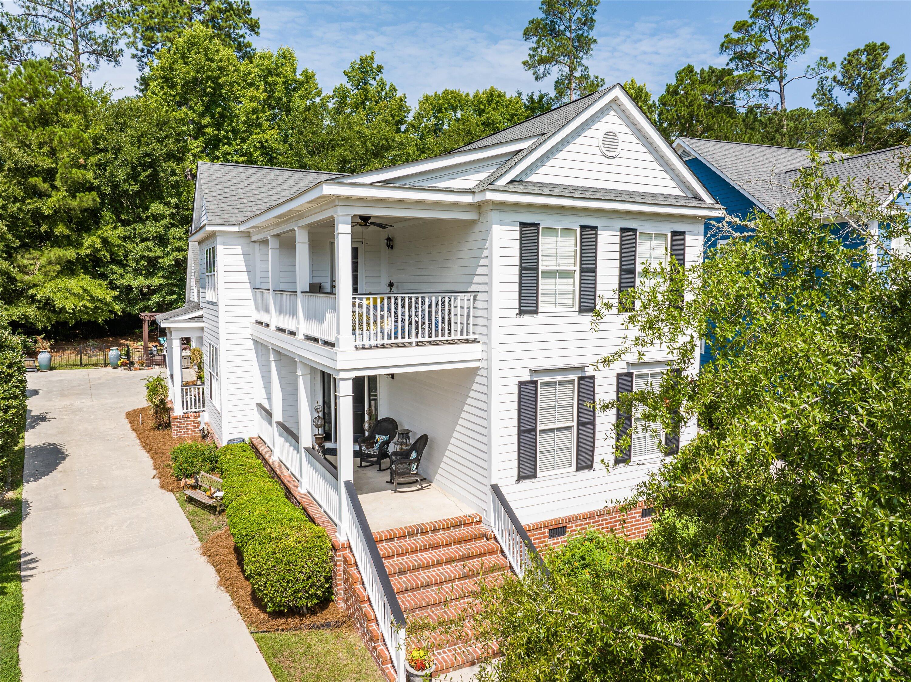 939 Mitchell Lane