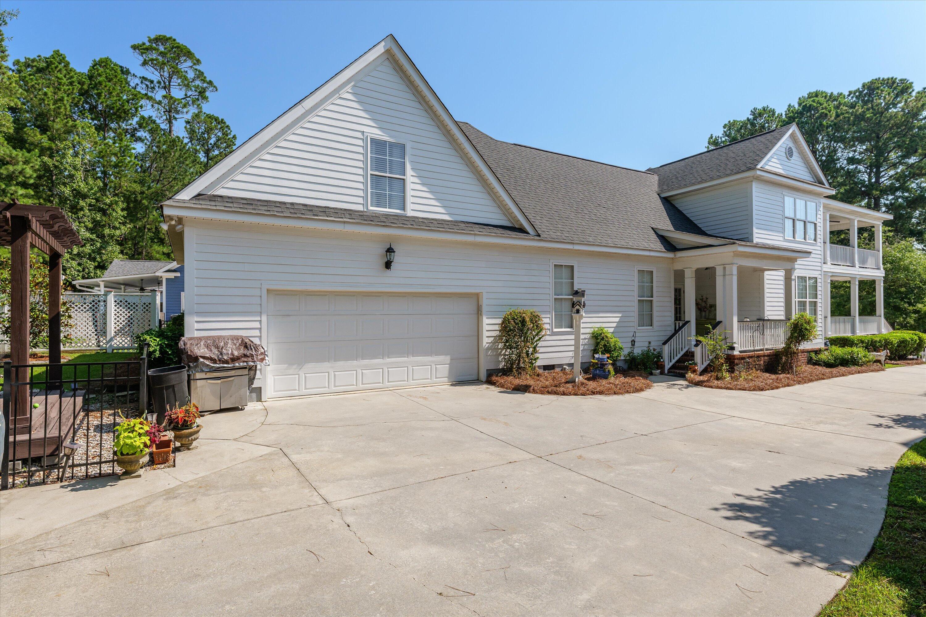 939 Mitchell Lane