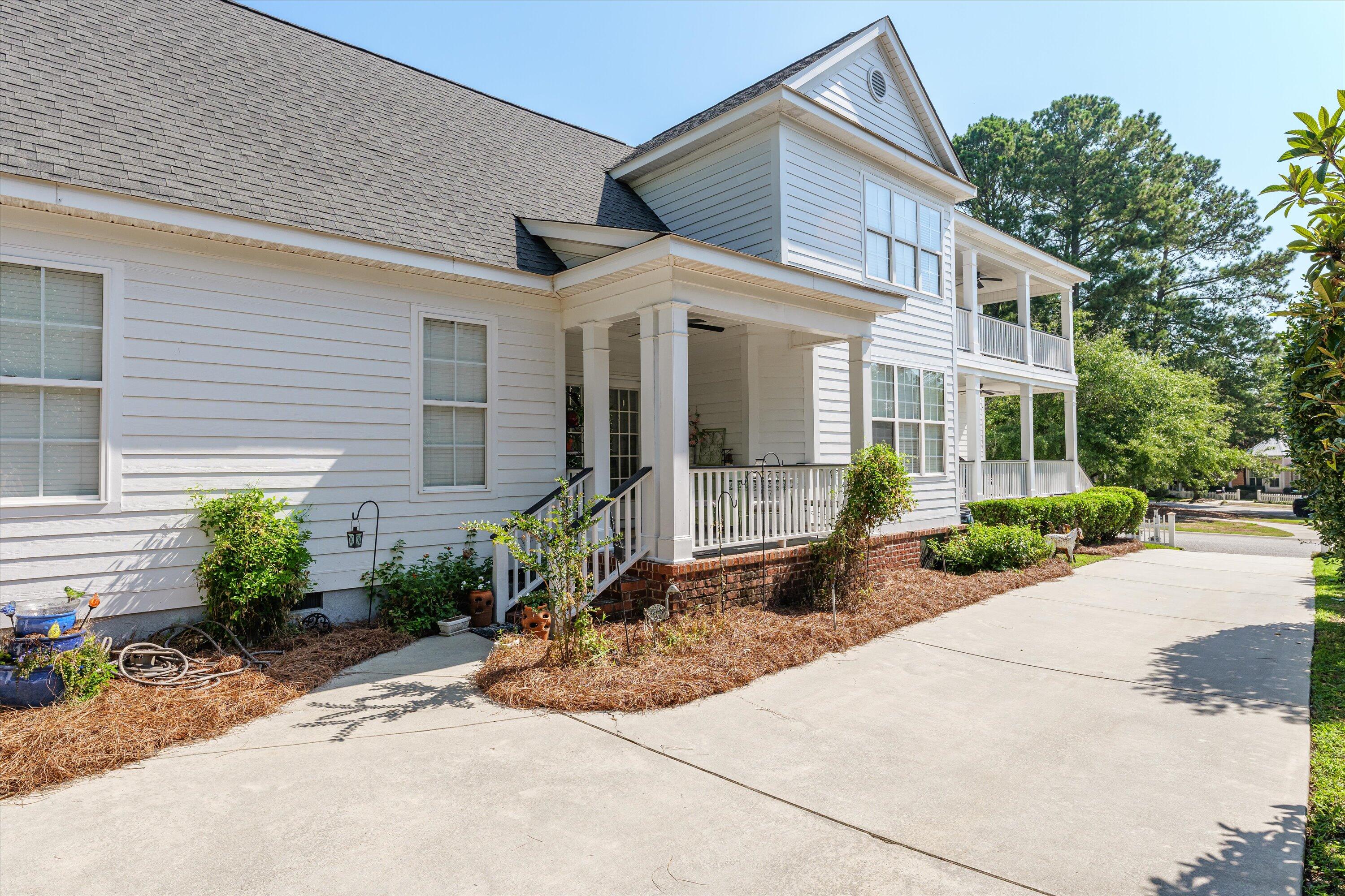 939 Mitchell Lane