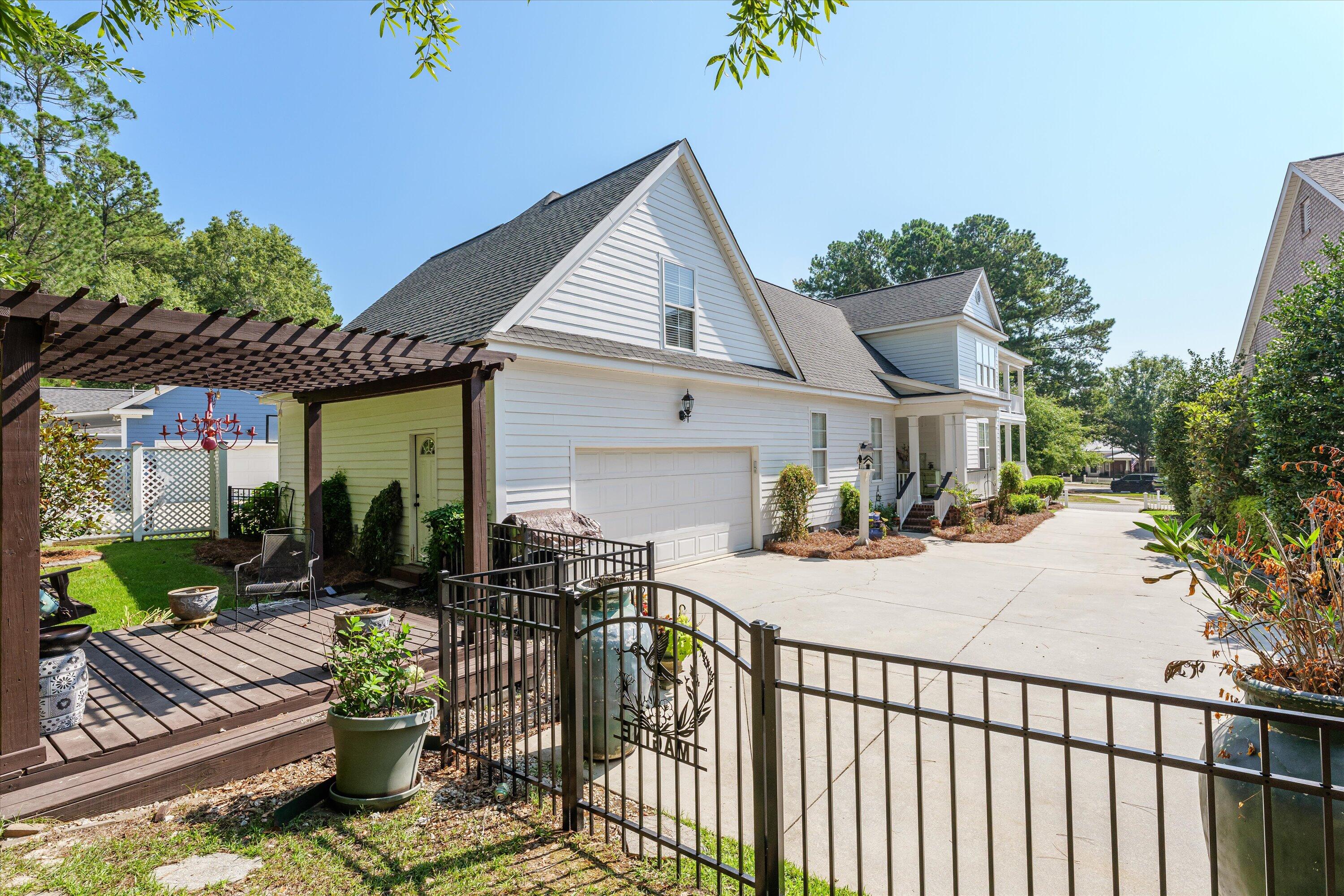 939 Mitchell Lane