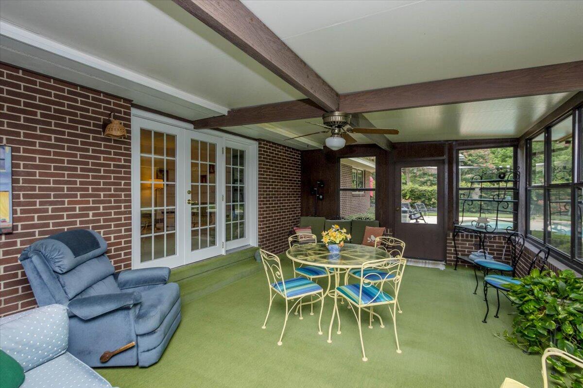 812 Brooks Drive