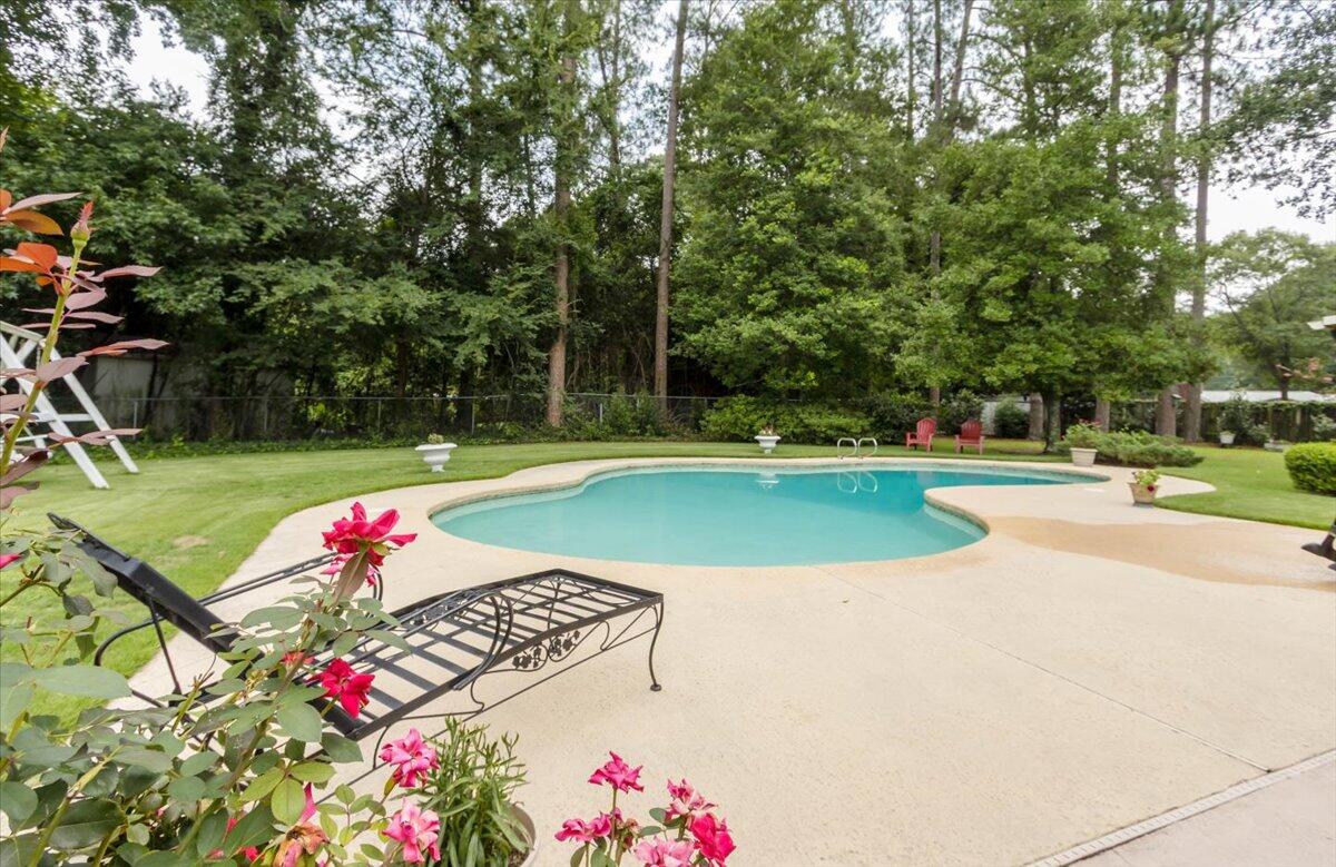 812 Brooks Drive