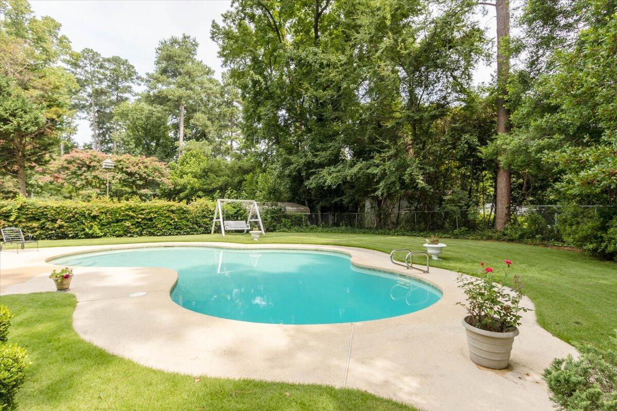 812 Brooks Drive