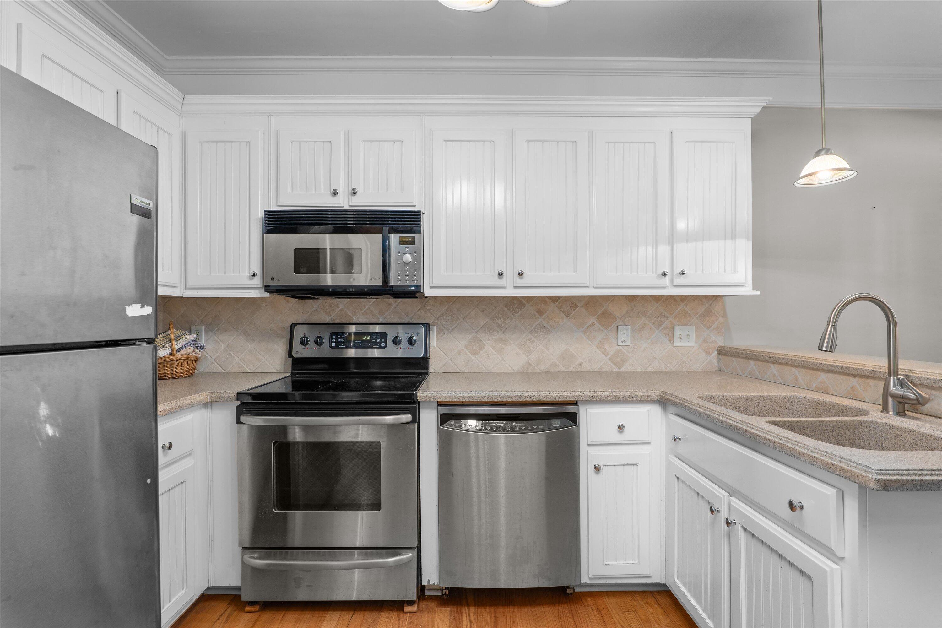 2549 Walton Way G1