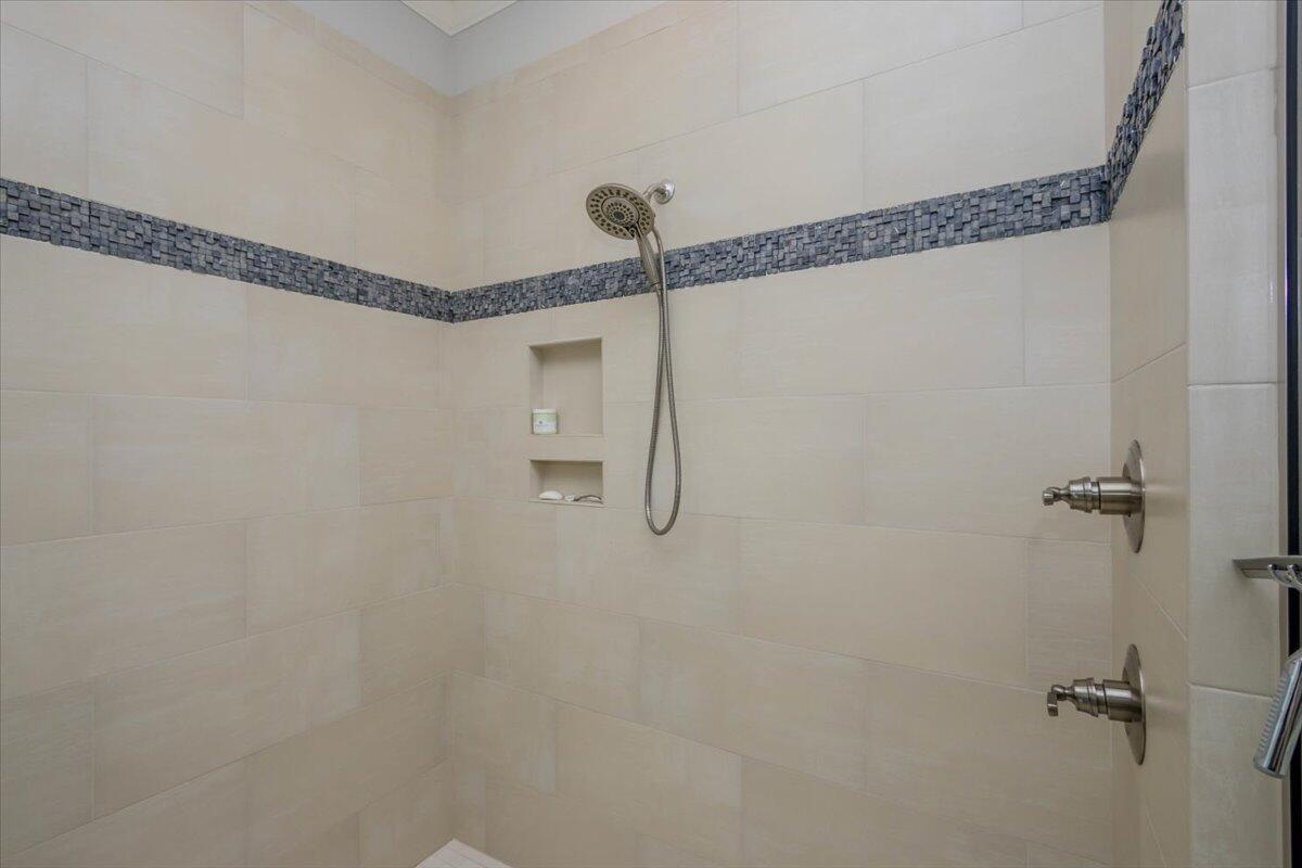 7505 Kittiwake Lane