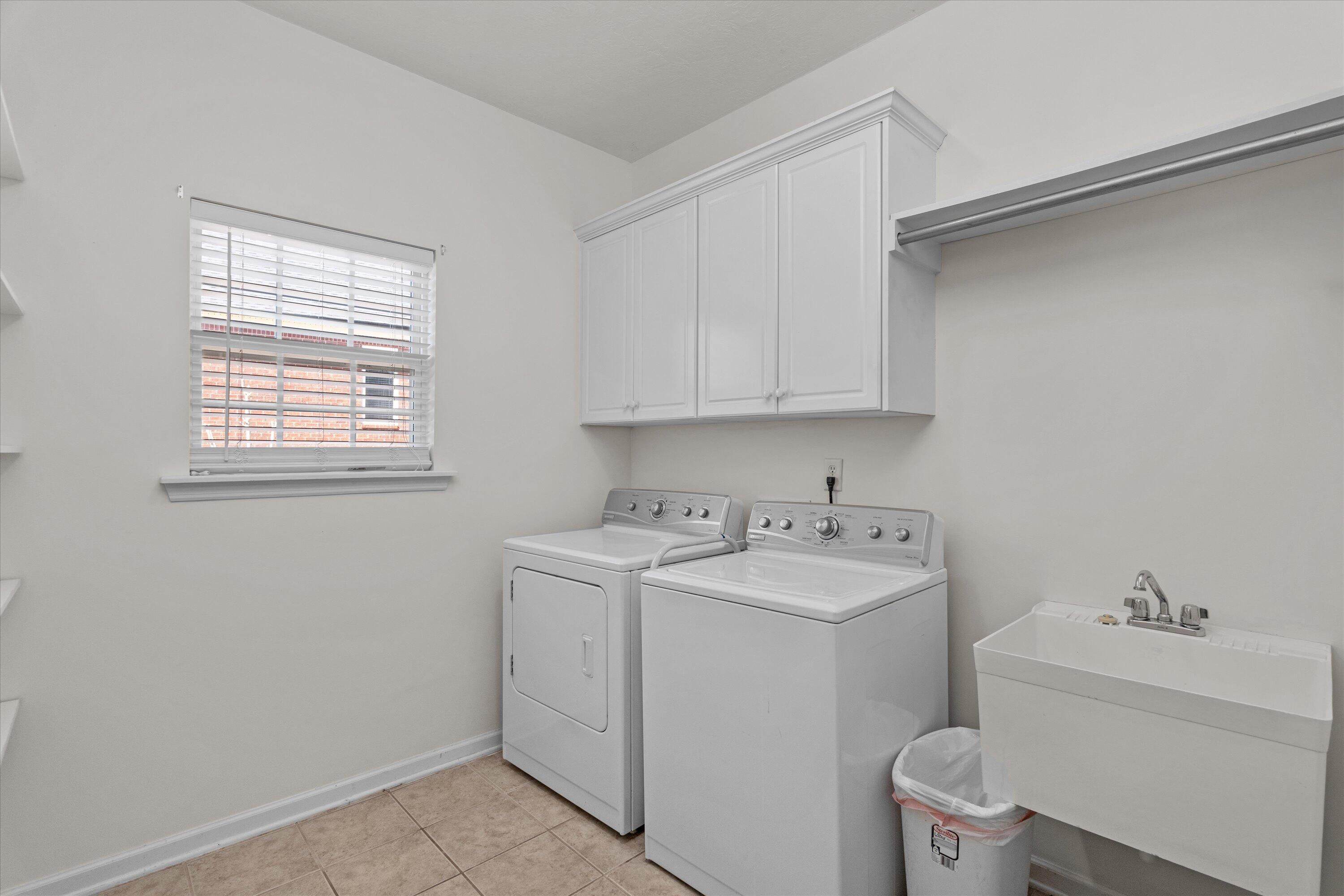 959 Windmill Parkway