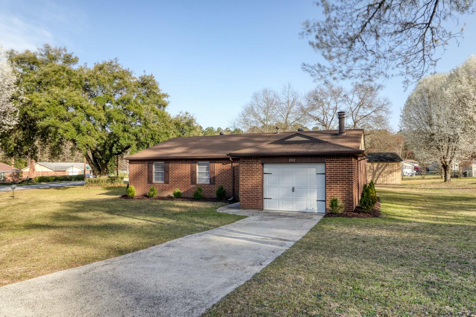 202 Pineview Drive