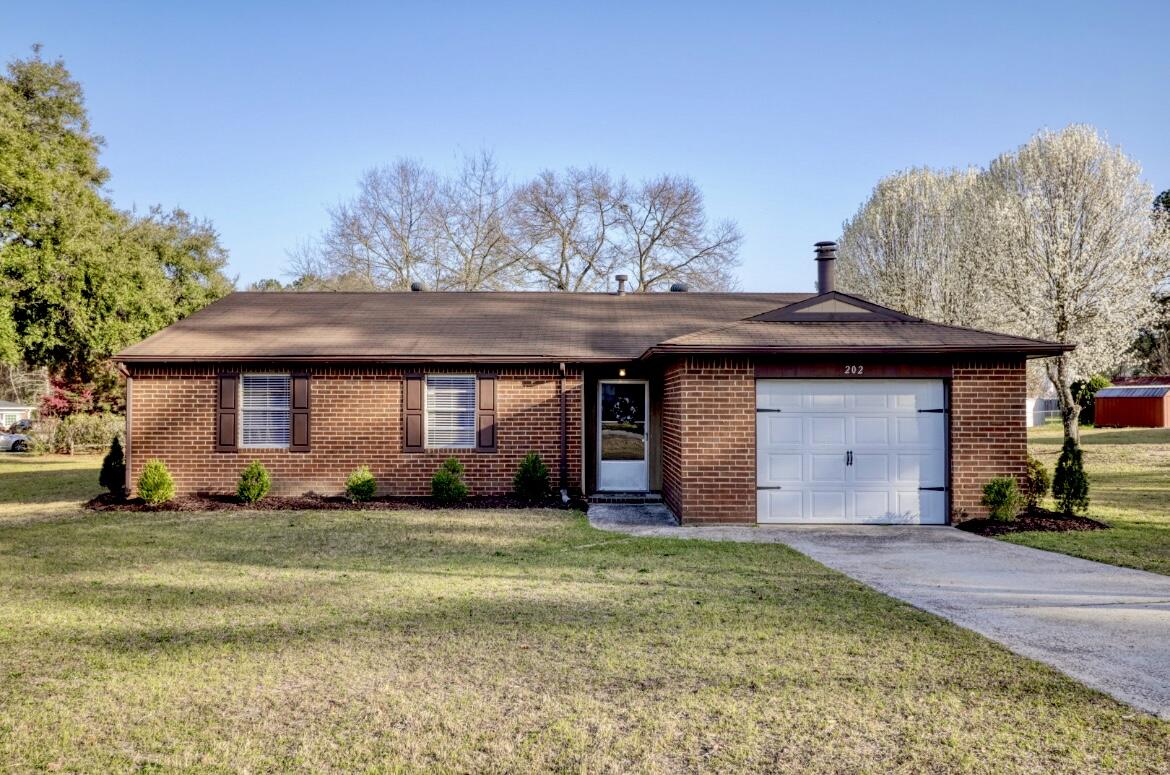 202 Pineview Drive
